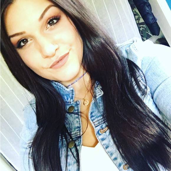 Meet the Posher Other - Meet your Posher, Emily